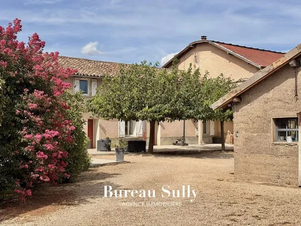 Maison 9 pièces 265 m²