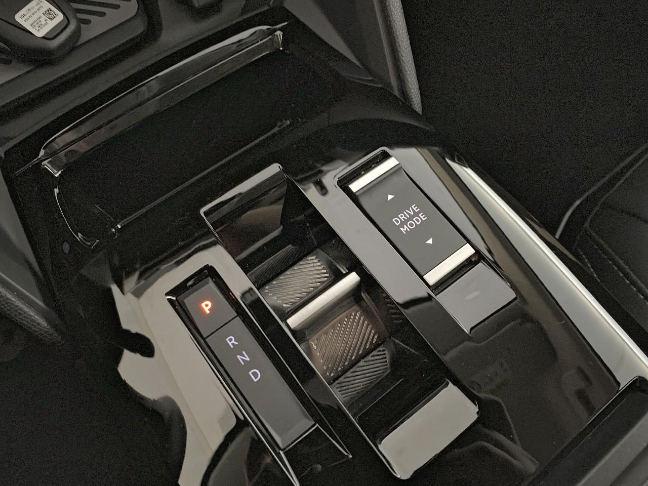 Citroën C4 X hybride 145 ch e-dcs6 max — photo 15