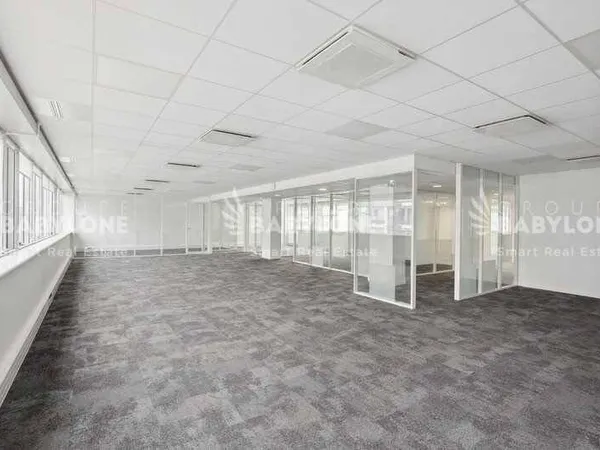 Bureaux 582 m²