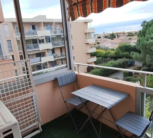 À LOUER ? BEL APPARTEMENT T2 AVEC BALCON, CAVE ET PARKING
