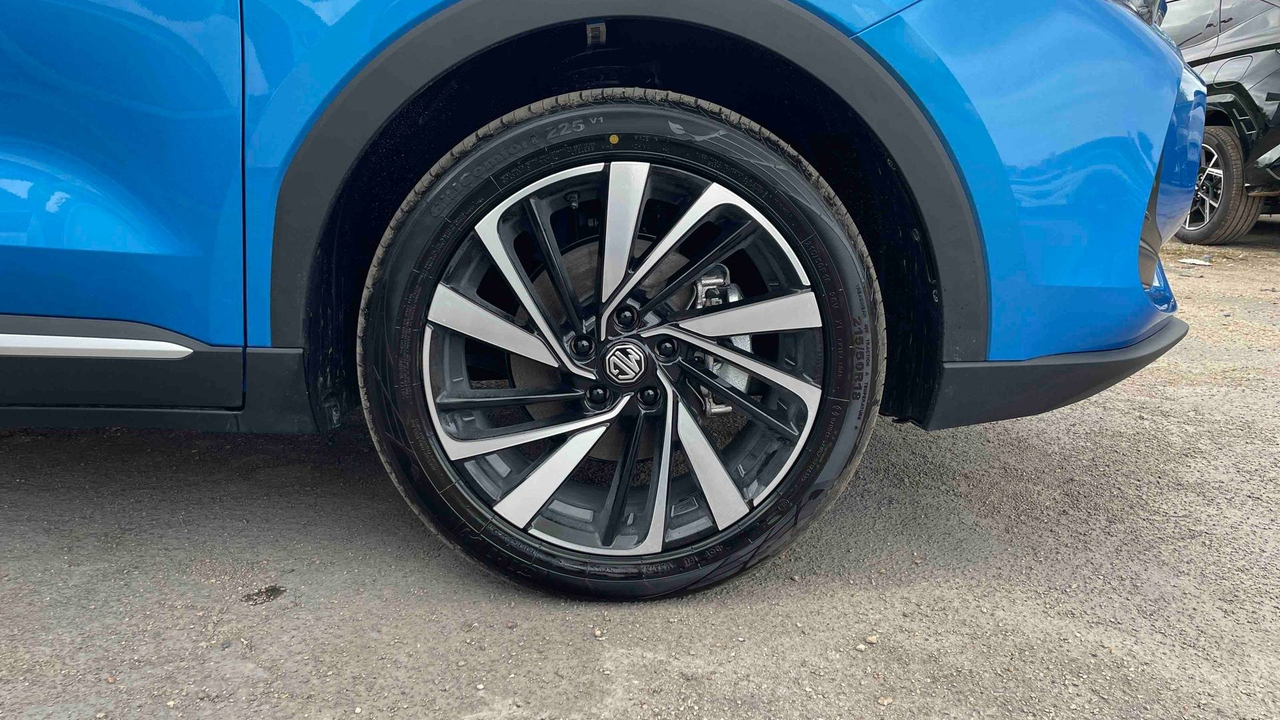 MG ZS 1.5 L Hybrid+ 197 ch — photo 25