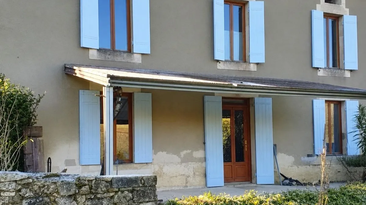 Photo 1