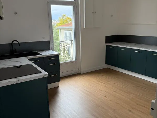 T3 80 m² ENTIÈREMENT RÉNOVÉ