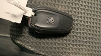 Peugeot 2008 1.5 BlueHDi 110ch S&S GT — photo 16