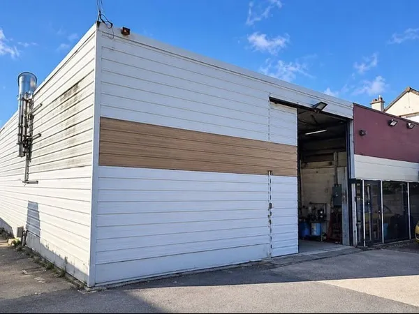 Local commercial 380 m²