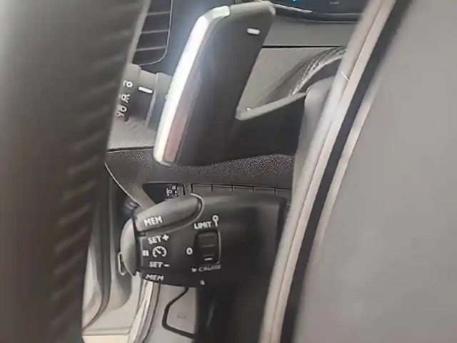Peugeot 208 hybrid 110 ch e-dcs6 — photo 49