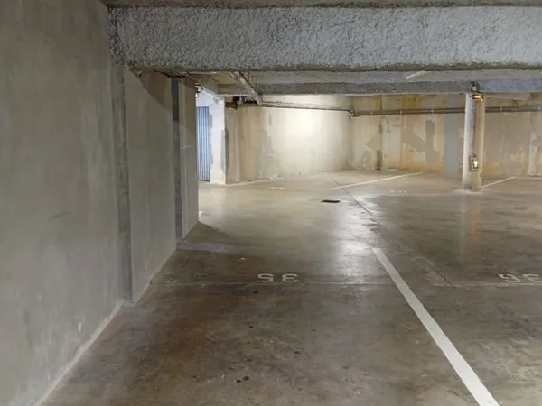 Stationnement Vente Aubenas   14000€