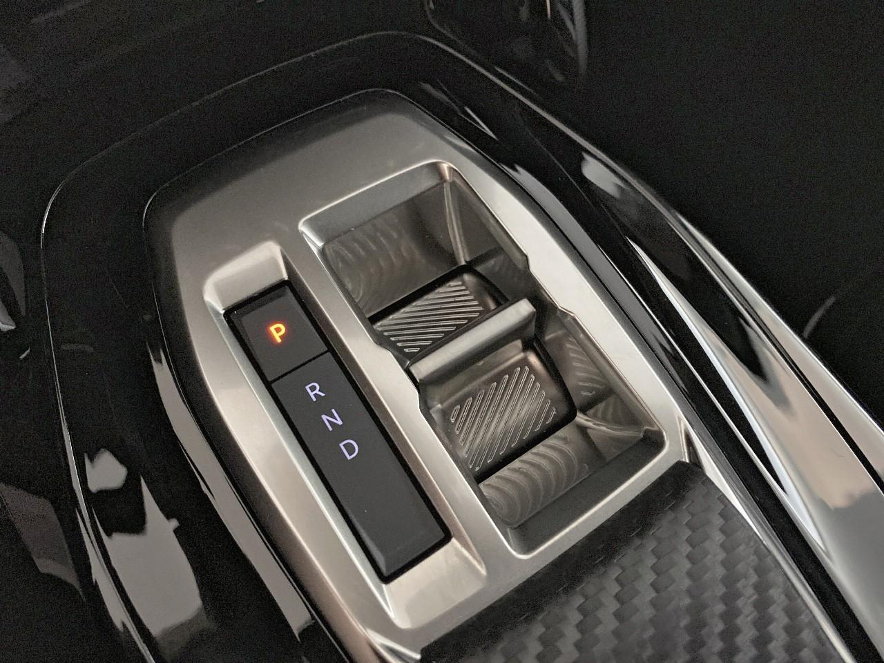 Peugeot 2008 hybrid 145 ch e-dcs6 allure — photo 15