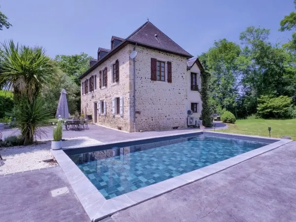 Très belle propriété de 225m² rénovée avec 1.5ha de terrain