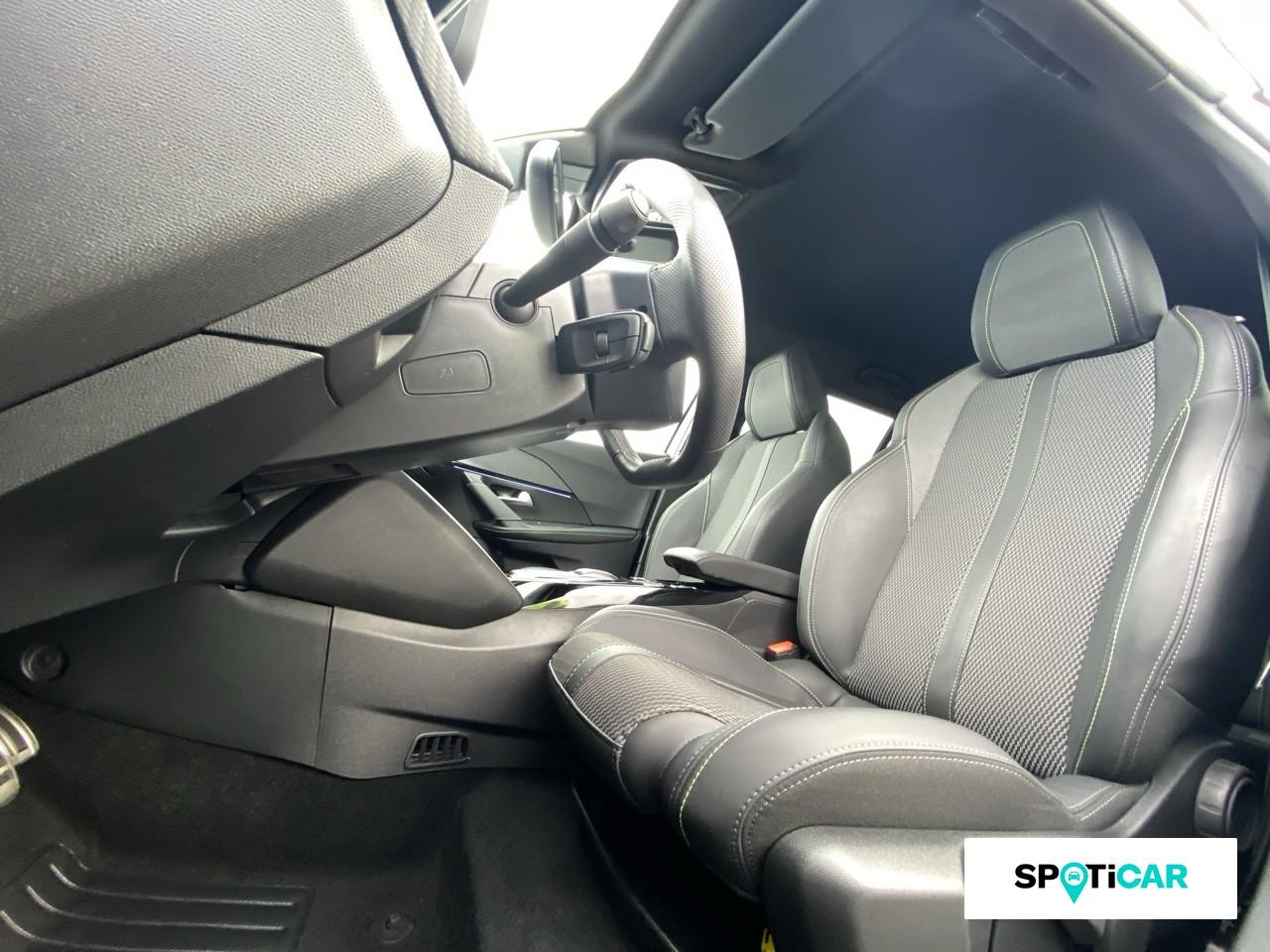 Peugeot 2008 e-2008 156ch 54 kwh gt — photo 9