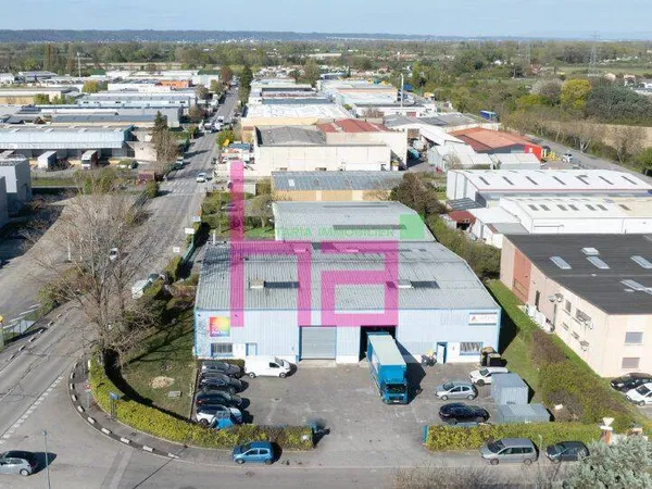 Local d'activité 1247 m²