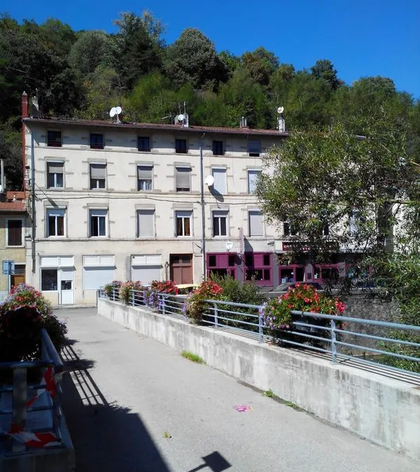 Photo 1