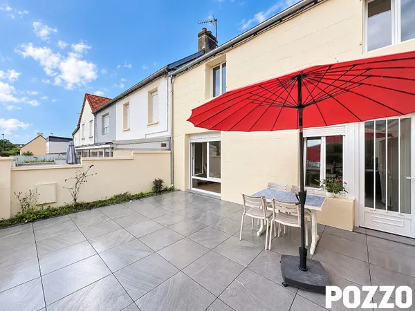 EN ÉXCLUSIVITÉ : Maison de 60m² dans le bourg de Donville-les-Bains.