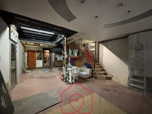 Immeuble à rénover 245 m²