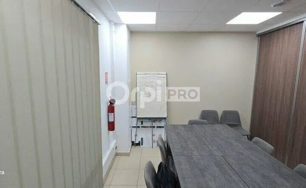 Bureau 92 m²