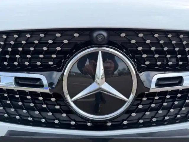 Mercedes Gla 200 d amg line — photo 13
