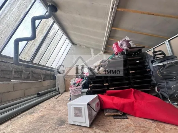 ENTREPOT DE 300M² A VENDRE A SAINT-DENIS