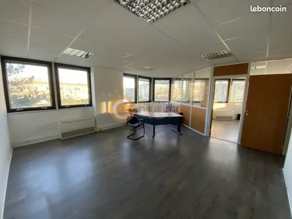 Bureaux 140 m²