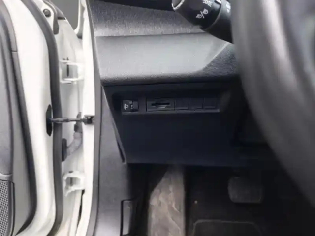 Peugeot 308 1.2 puretech 130 allure pack eat8 — photo 17