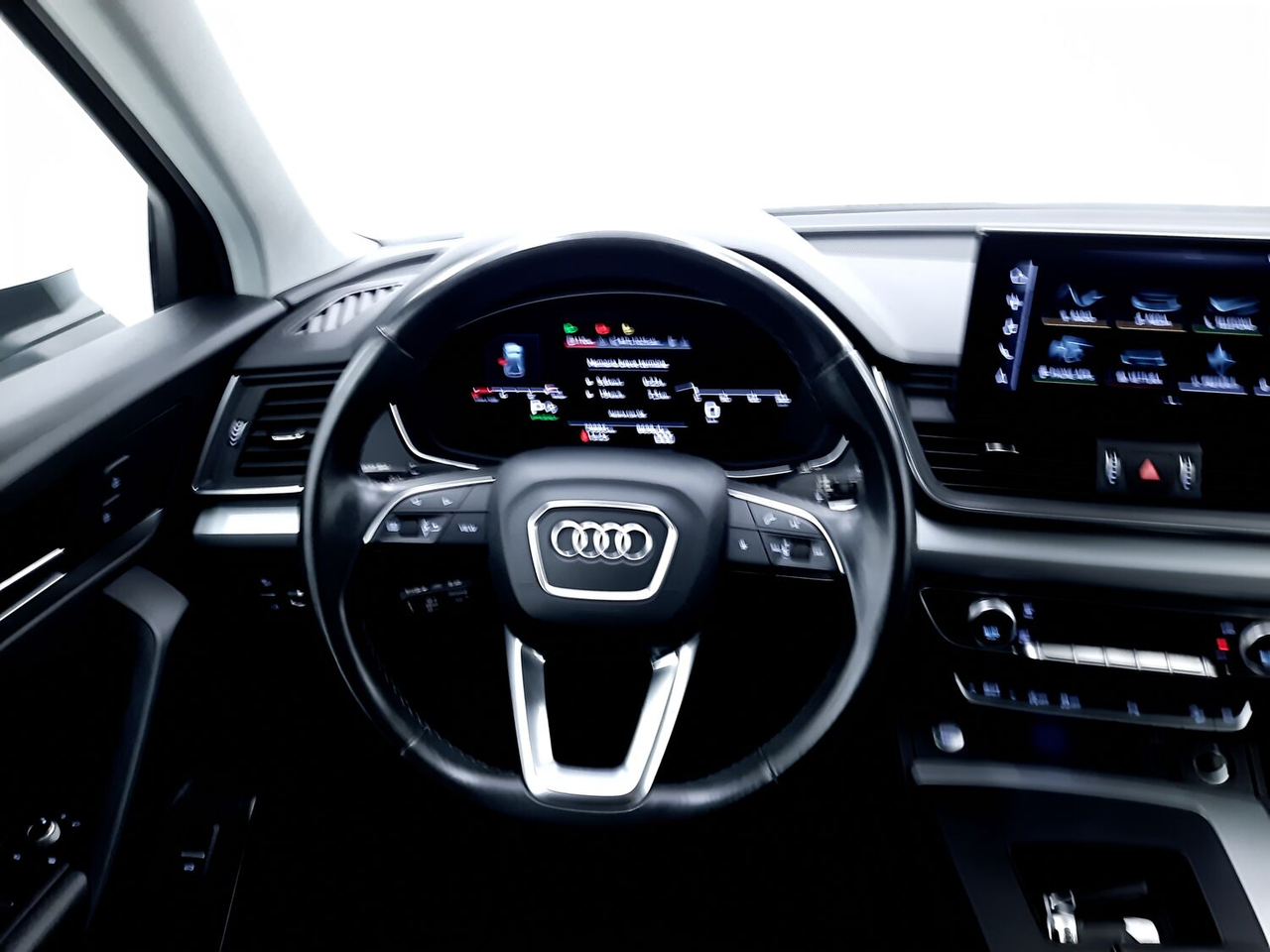 Audi Q5 — photo 13