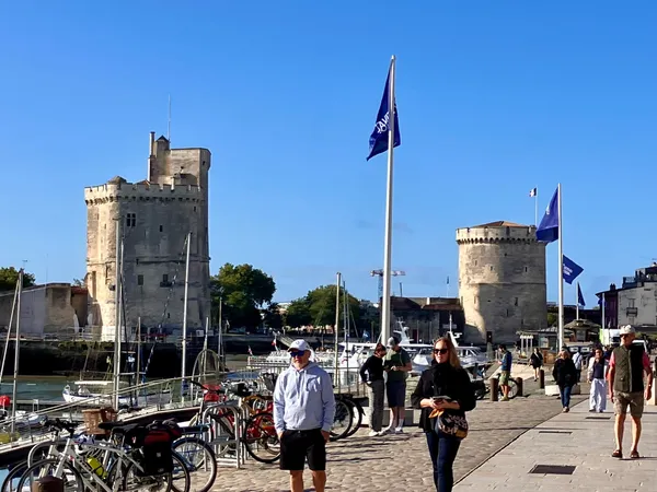 La Rochelle-Quai Duperré , T2 sur balcon 100% restauré avec vue dégagée sur le vieux port