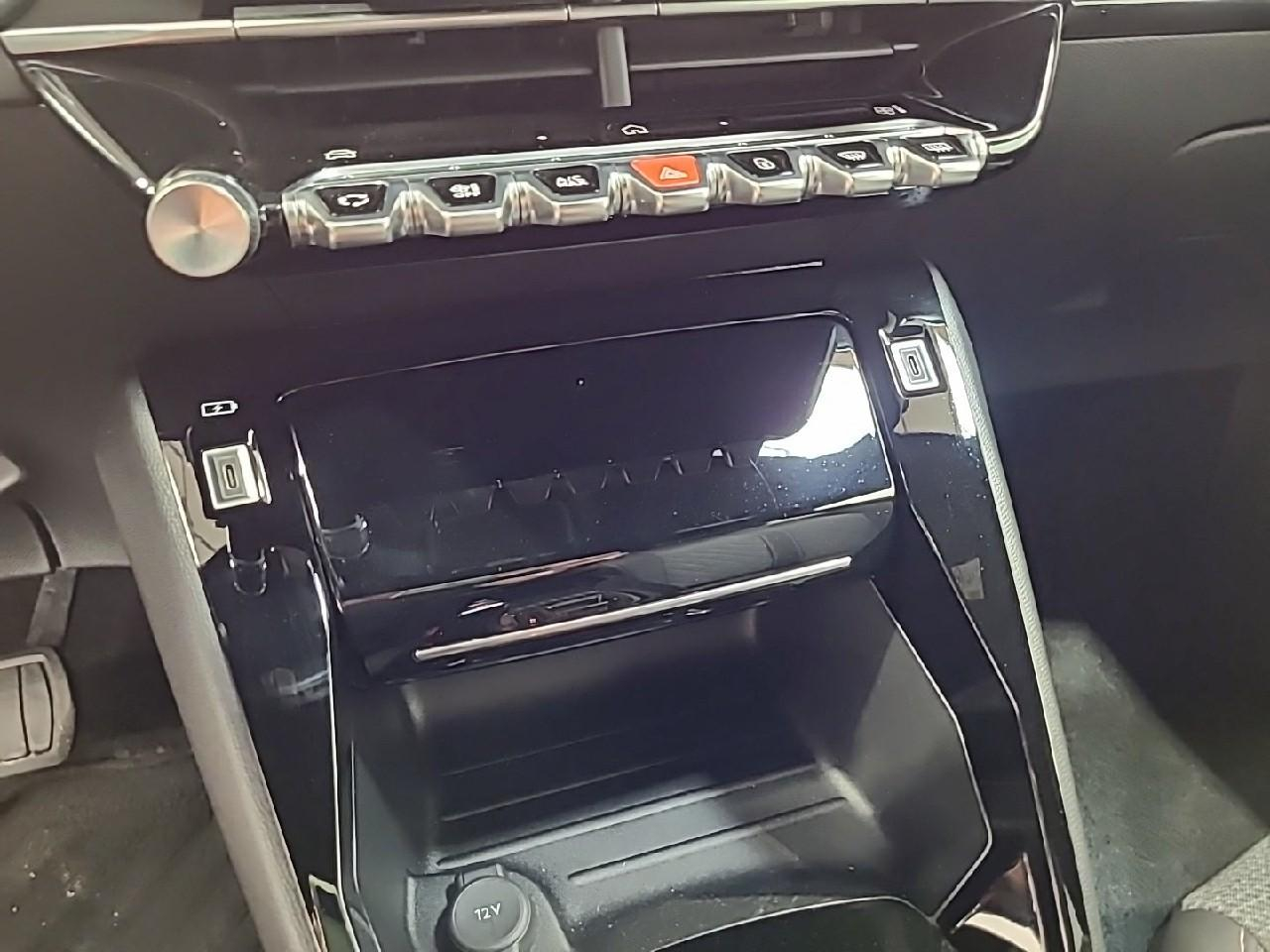 Peugeot 2008 puretech 130 s&s eat8 allure — photo 24