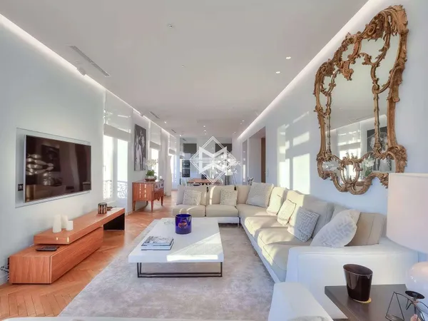 Appartement 5 pièces 160 m²