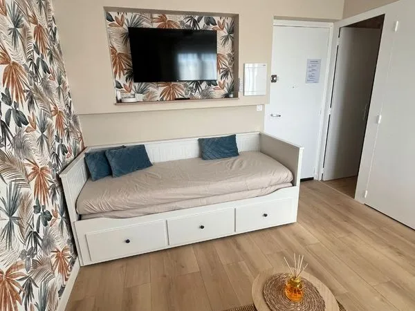 Studio meublé en 1ère ligne