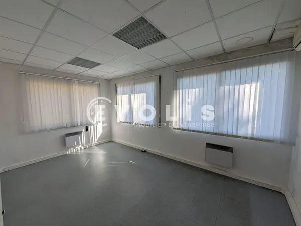 Locaux d'activité - A LOUER - 195 m² non divisibles