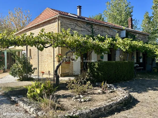 Maison 9 pièces 200 m²