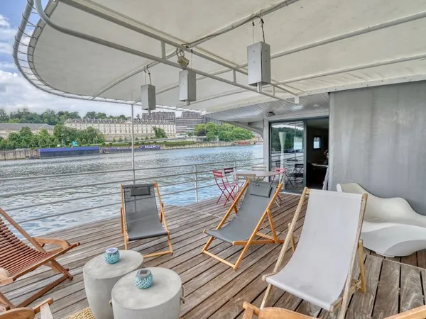 Vends appartement 250m² houseboat à la porte de Paris avec vue sur le parc de Saint-Cloud