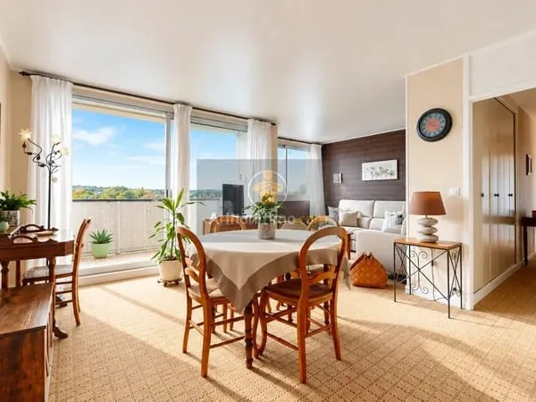 RARE - 5 pièces avec PARKING, balcon, cave, séjour double et 3 chambres