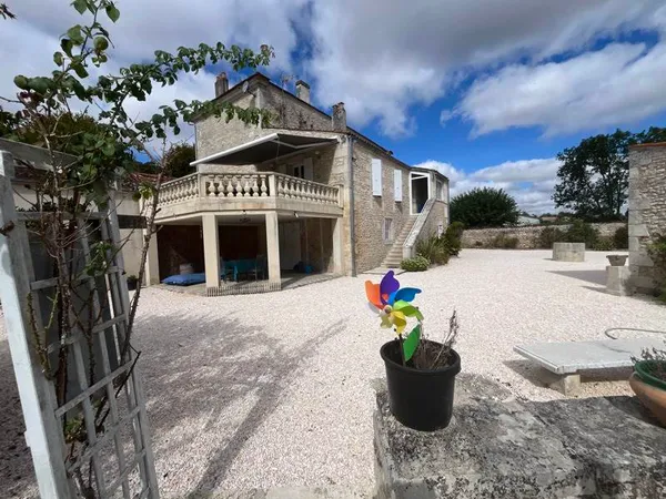 Maison 8 pièces 283 m²