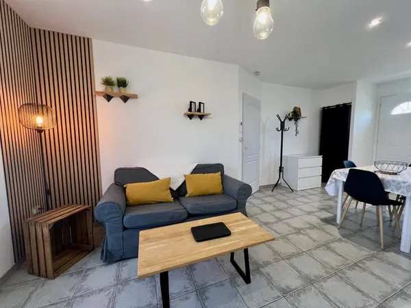 A louer T2 meublé avec terrasse à Eugénie les Bains