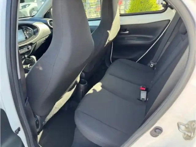 Toyota Aygo 1.0 vvt-i 72 dynamic cvt — photo 11