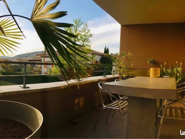 Loue appartement dans résidence de standing