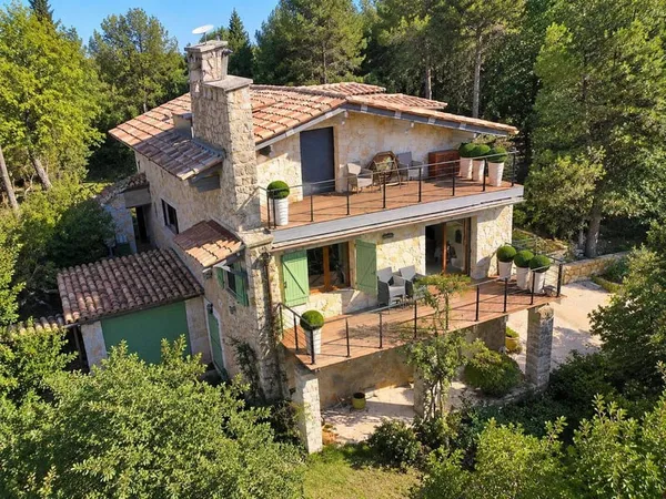 Maison 8 pièces 200 m²