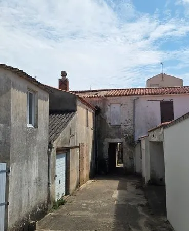 Garage / maison a amenager