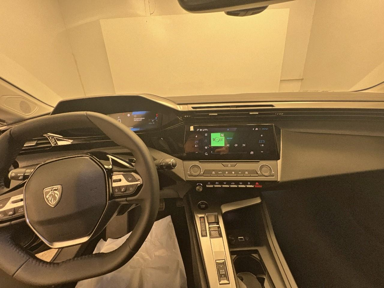 Peugeot 308 hybrid 145 e-dcs6 allure — photo 8