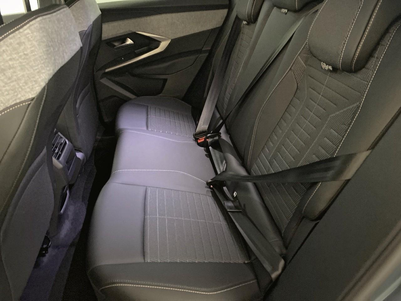 Peugeot 3008 electrique 210 ch 73 kwh allure — photo 10