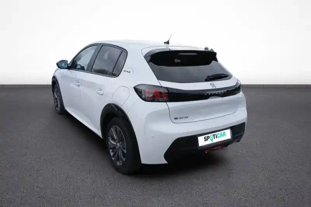 Peugeot 208 electrique 50 kwh 136ch — photo 4