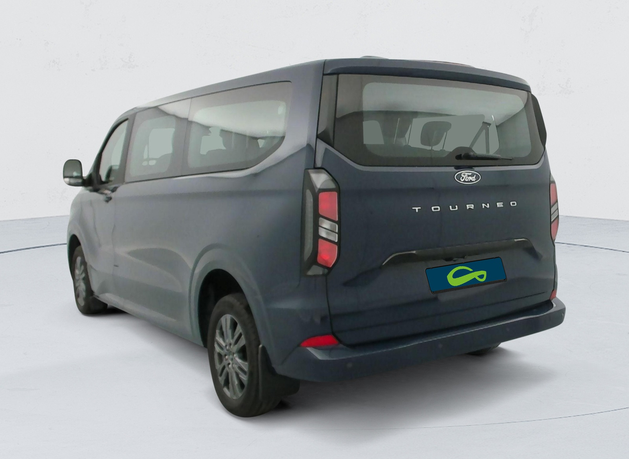 Ford Tourneo Custom — photo 3