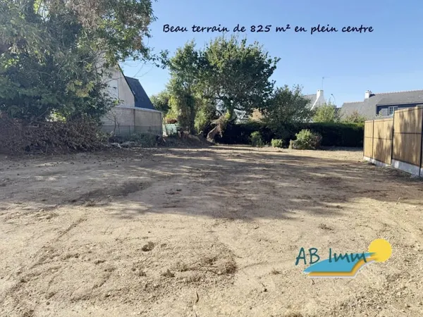 Terrain 825 m²