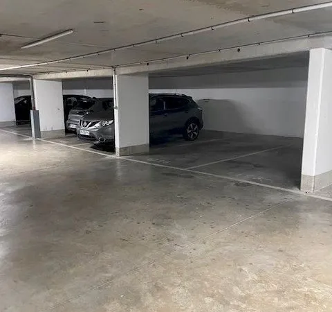 Place de parking en sous-sol sécurisé