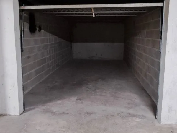 Garage/Box sécurisé à louer
