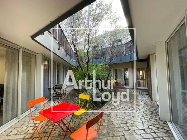 Bureaux 296 m²