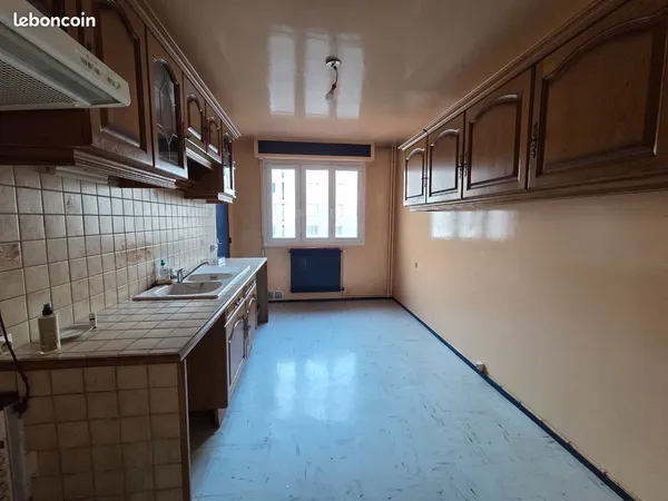 Appartement T3 76m2 cave et place de parking