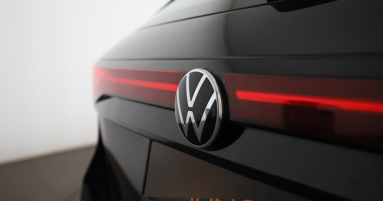 Volkswagen Passat — photo 13