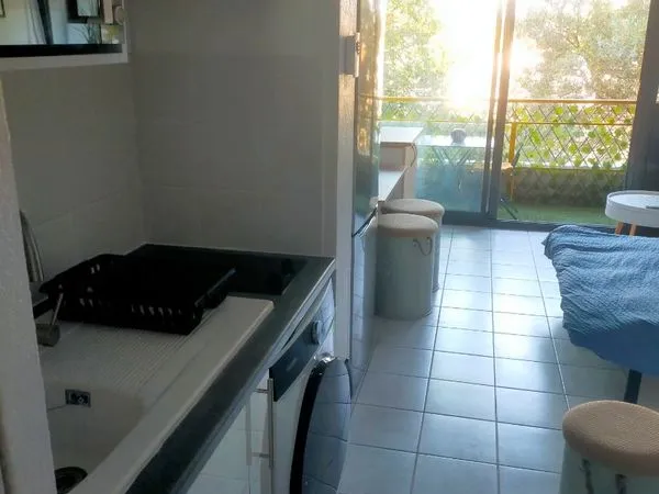 Agréable studio meuble 21 m² 470/mois