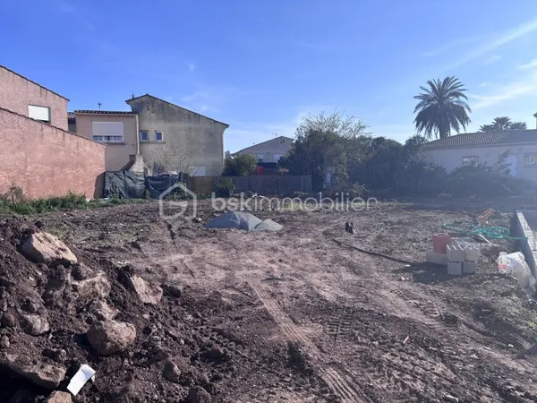 Terrain 260 m²